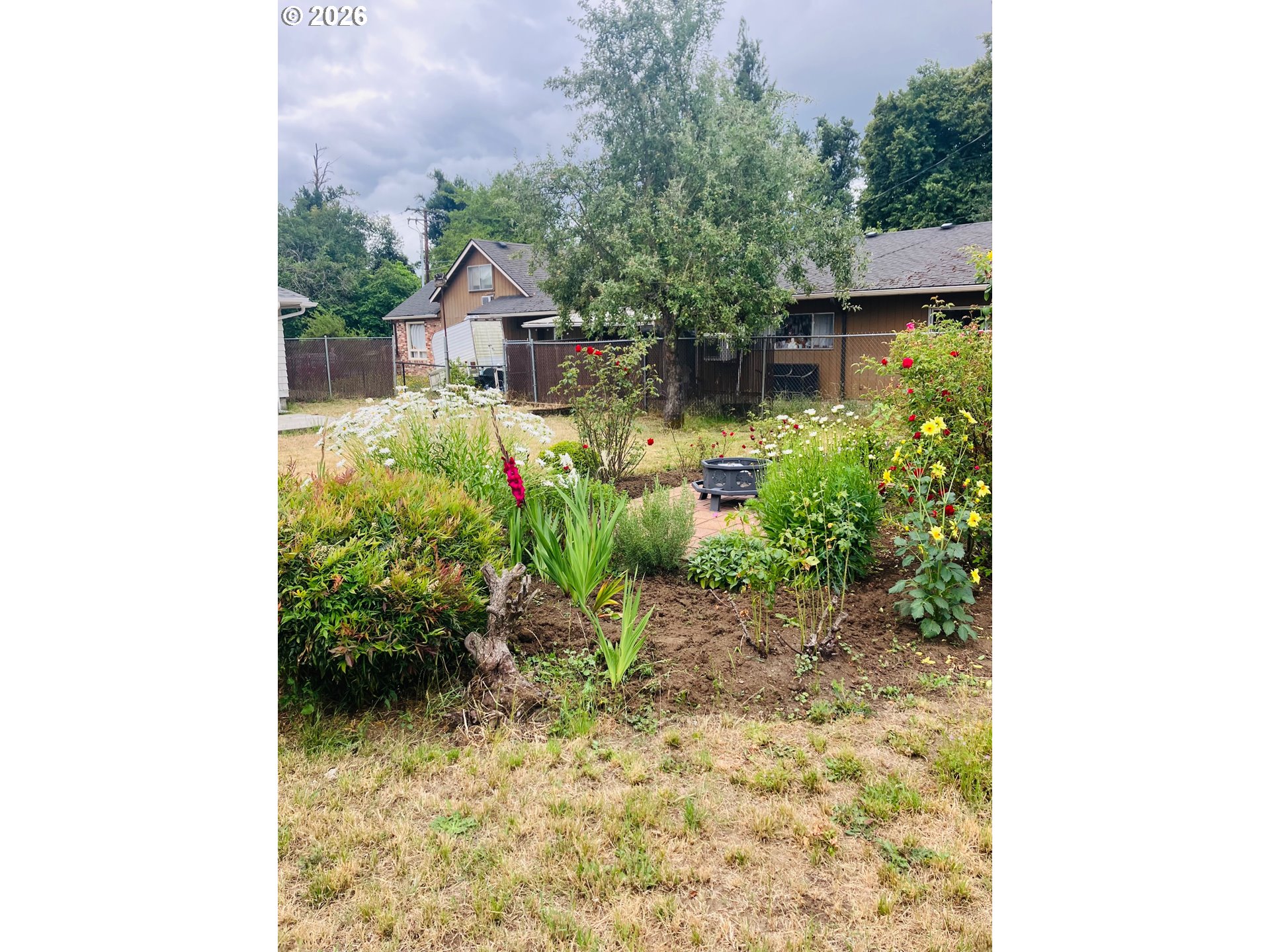 152 West C Street Springfield, OR 97477 - Photo 11 of 39