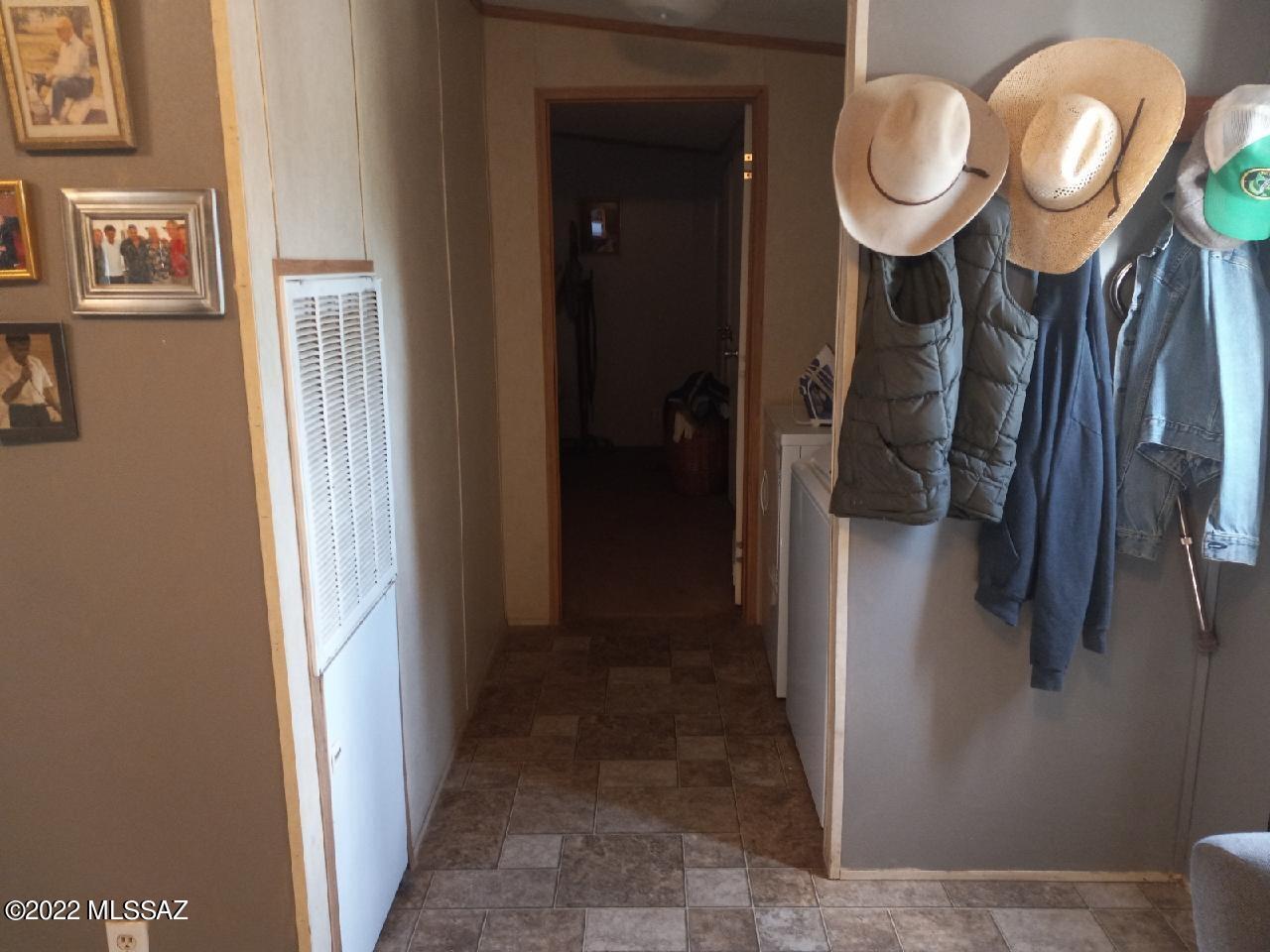 1453 North Taylor Road Willcox, AZ 85643 - Photo 10 of 31 a view of a hallway with entryway