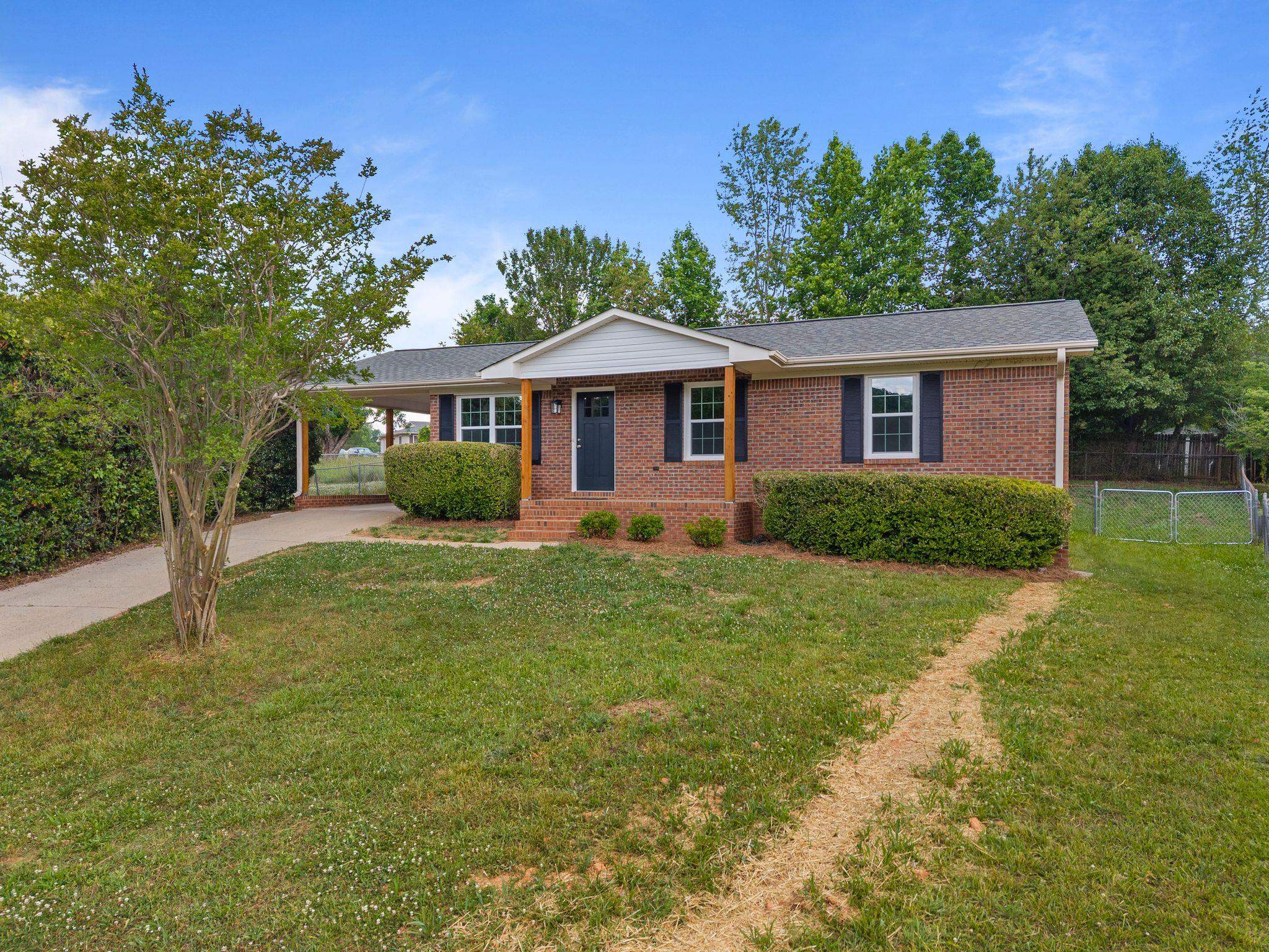 154 Glassy Drive Inman, SC 29349 - Photo 2 of 26