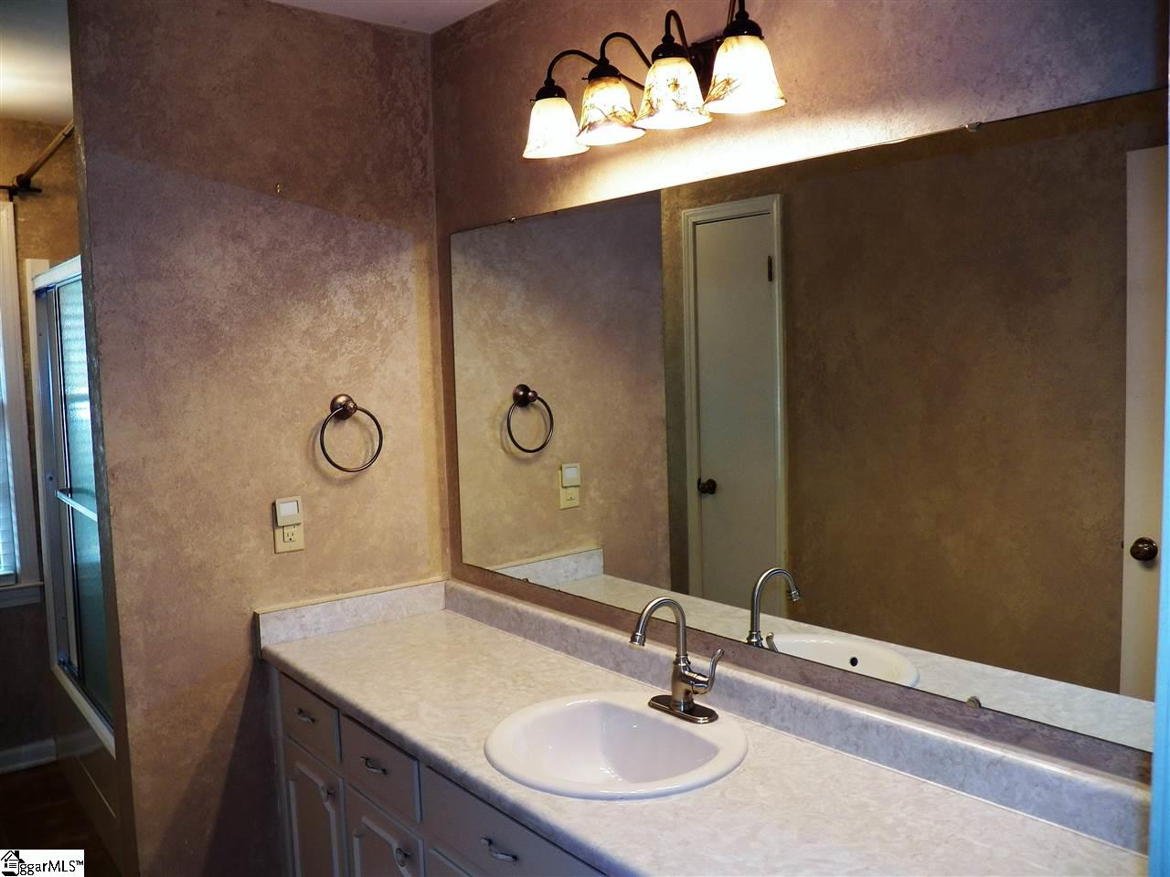 105 Trafalgar Road Greenville, SC 29617 - Photo 8 of 34 Gallery Image 8