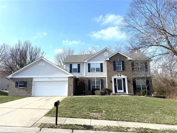 $415,000 | 1010 Hawthorne Place, O'Fallon, IL 62269