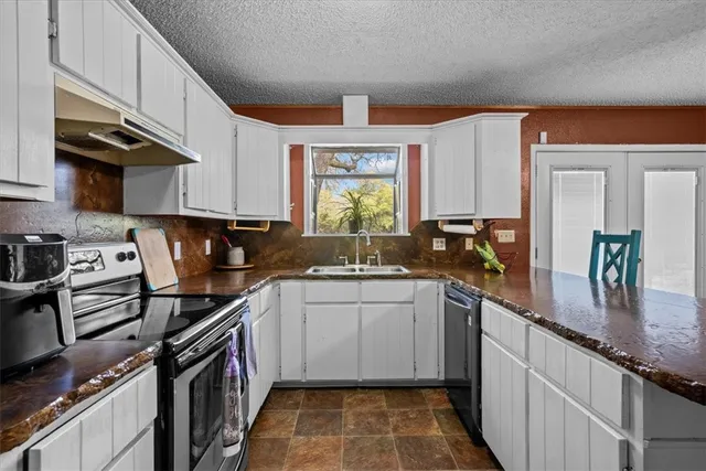 $379,900 | 207 Quarter Horse Road, Whitney, TX 76692