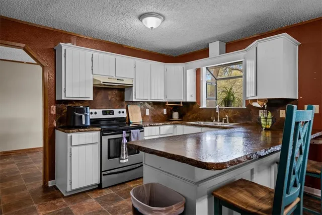 $379,900 | 207 Quarter Horse Road, Whitney, TX 76692