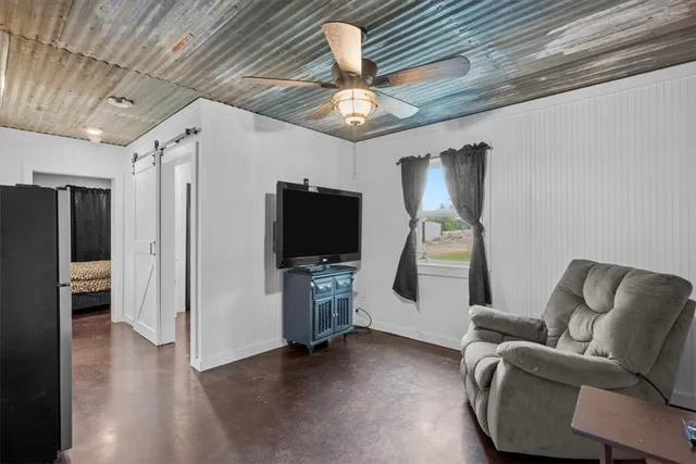 $379,900 | 207 Quarter Horse Road, Whitney, TX 76692