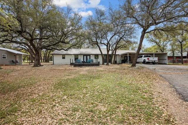 $379,900 | 207 Quarter Horse Road, Whitney, TX 76692