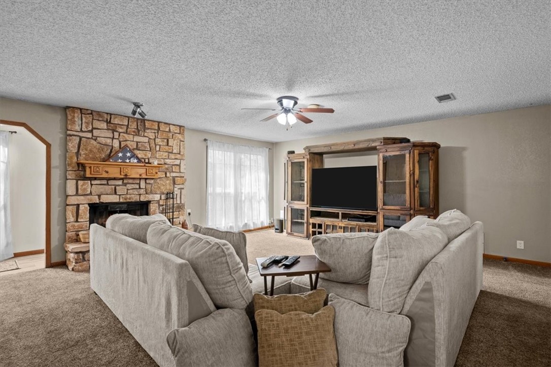 207 Quarter Horse Road Whitney, TX 76692 - Photo 7 of 40