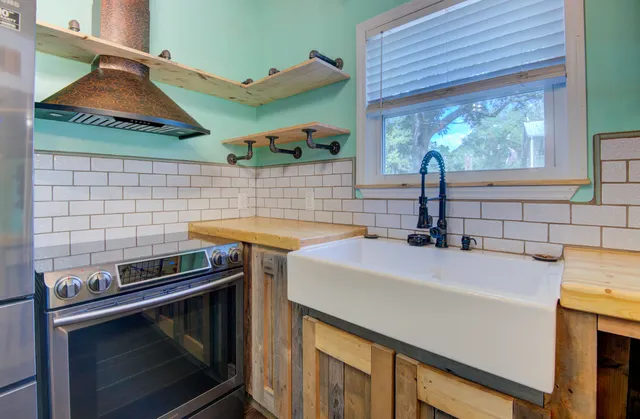 $308,000 | 85 Our Street, Vernon, FL 32462