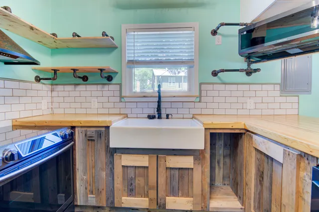 $308,000 | 85 Our Street, Vernon, FL 32462