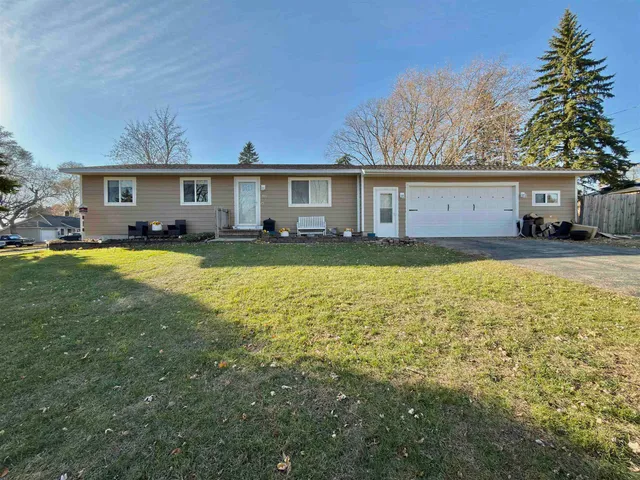 $249,980 | 163 North Kossuth Street, Berlin, WI 54923