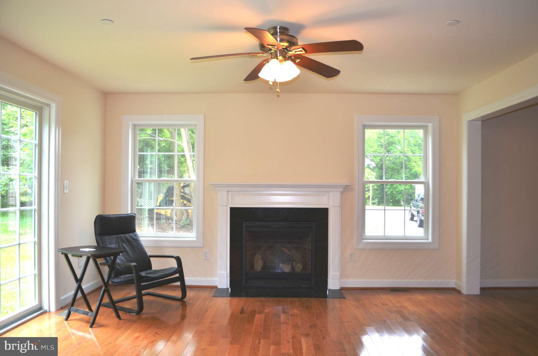 91 Hillside Road Baltimore, MD 21228 - Photo 12 of 30 Dining Room