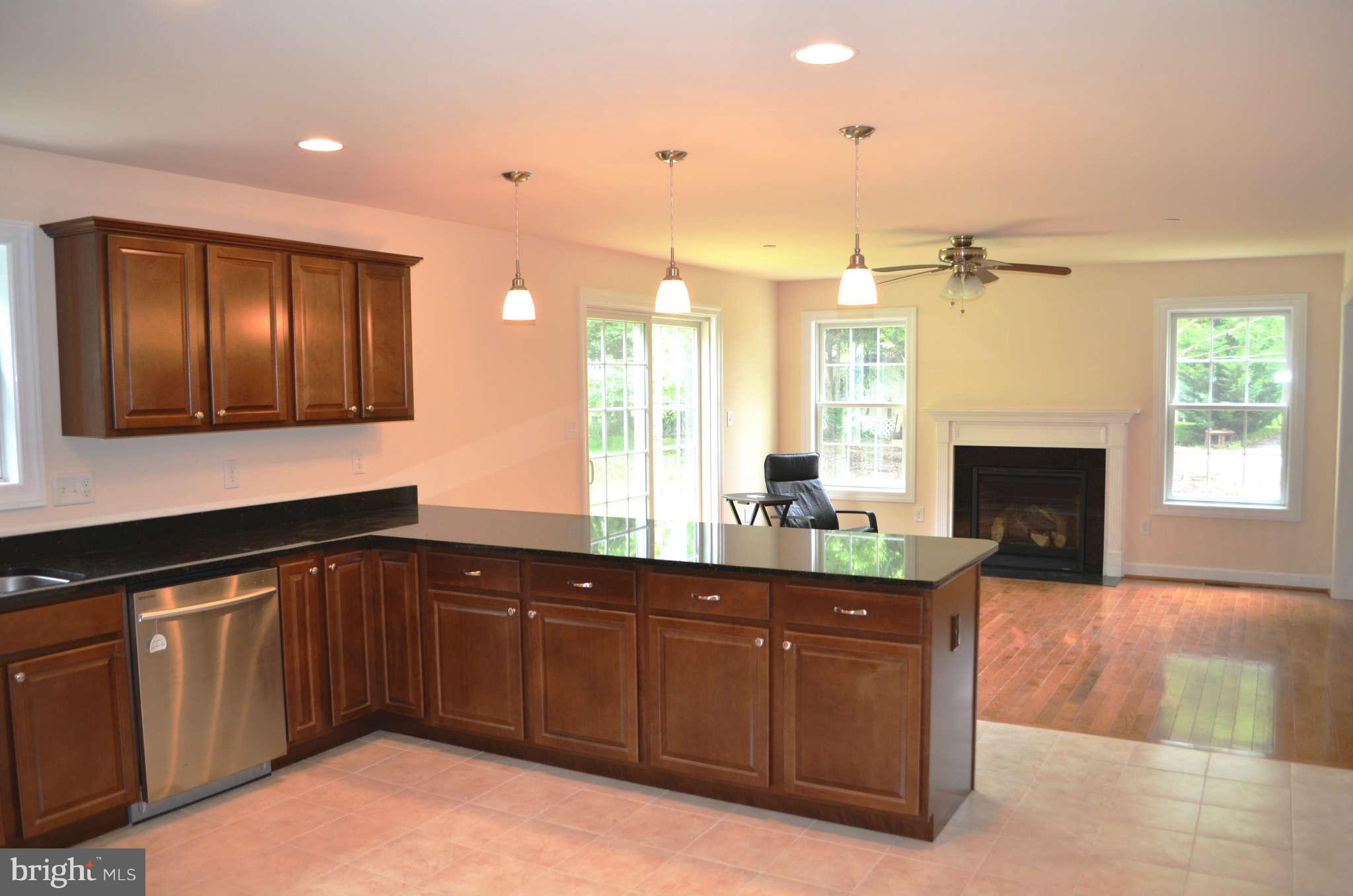 91 Hillside Road Baltimore, MD 21228 - Photo 14 of 30 Kitchen