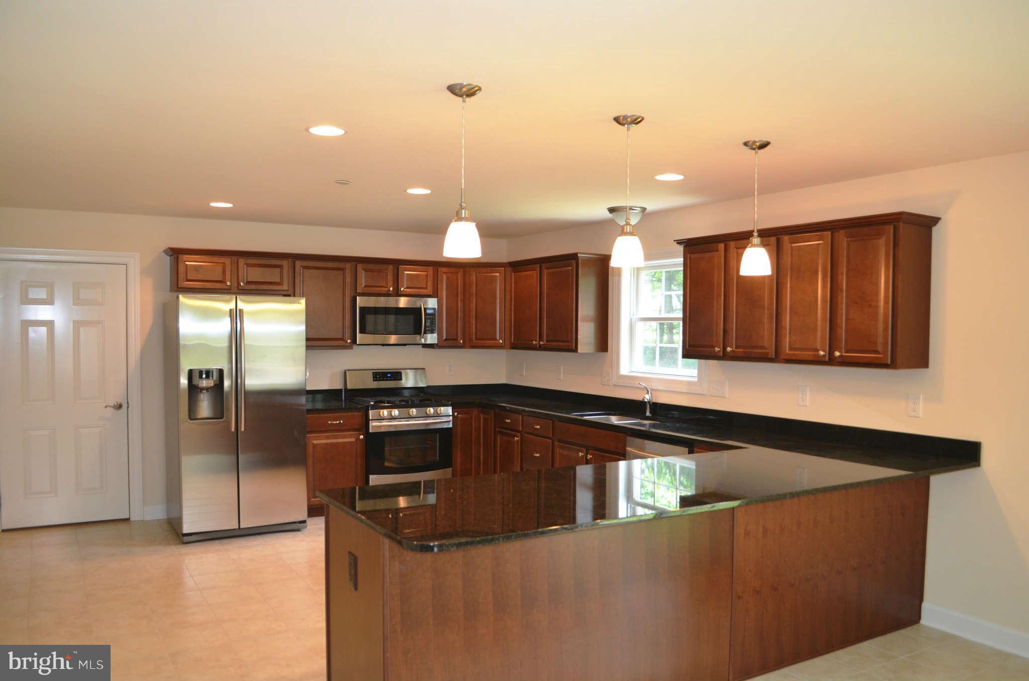 91 Hillside Road Baltimore, MD 21228 - Photo 15 of 30 Kitchen