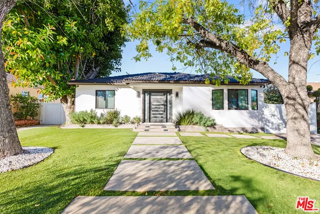 $7,950 | 16835 Halper Street, Encino, CA 91436