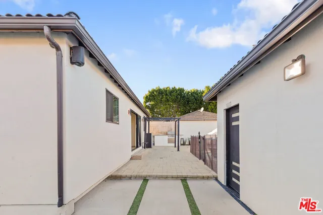 $7,950 | 16835 Halper Street, Encino, CA 91436