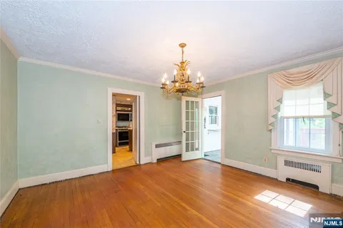 $649,900 | 27 Glen Road, West Orange, NJ 07052