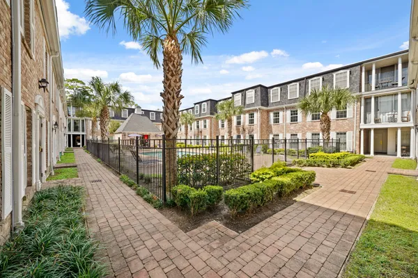$1,850 | 357 North Post Oak Lane, Unit 101, Houston, TX 77024