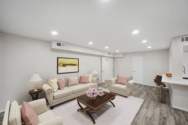 $1,850 | 357 North Post Oak Lane, Unit 101, Houston, TX 77024