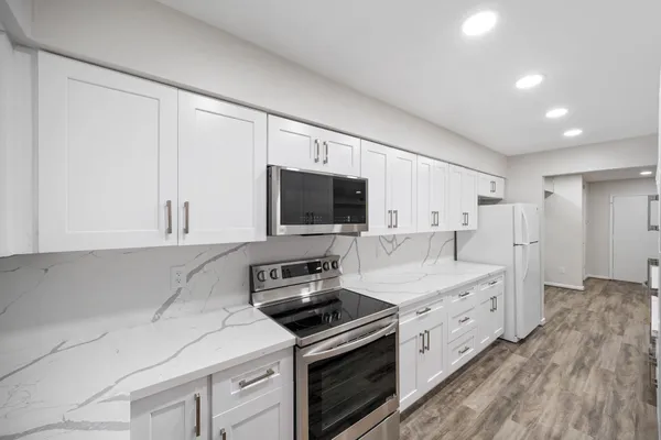 $1,850 | 357 North Post Oak Lane, Unit 101, Houston, TX 77024