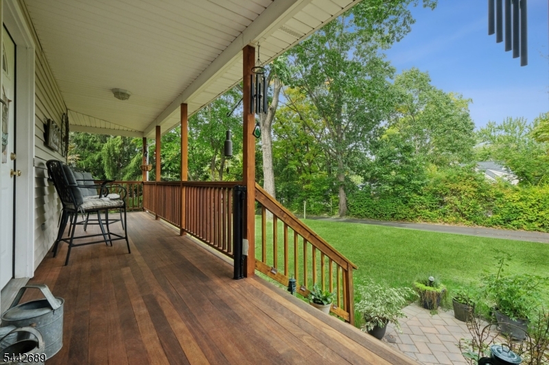 158 Maple Street New Providence, NJ 07974 - Photo 9 of 42