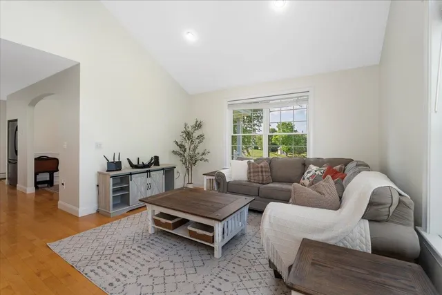 $600,000 | 27 Brushwood Drive, Concord, NH 03301