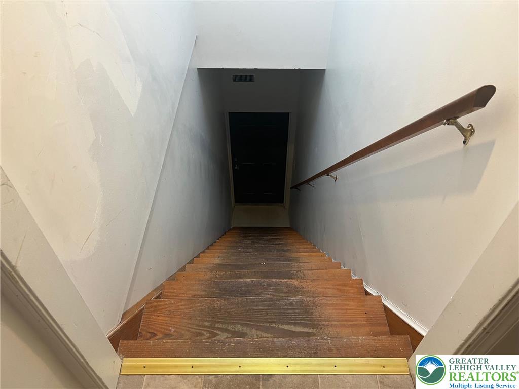 934 Bank Street Emmaus, PA 18049 - Photo 2 of 17