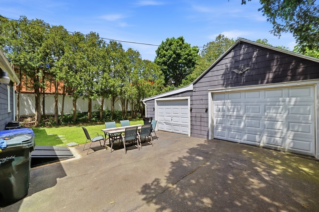 15 Lucerne Road Springfield, MA 01119 - Photo 21 of 22