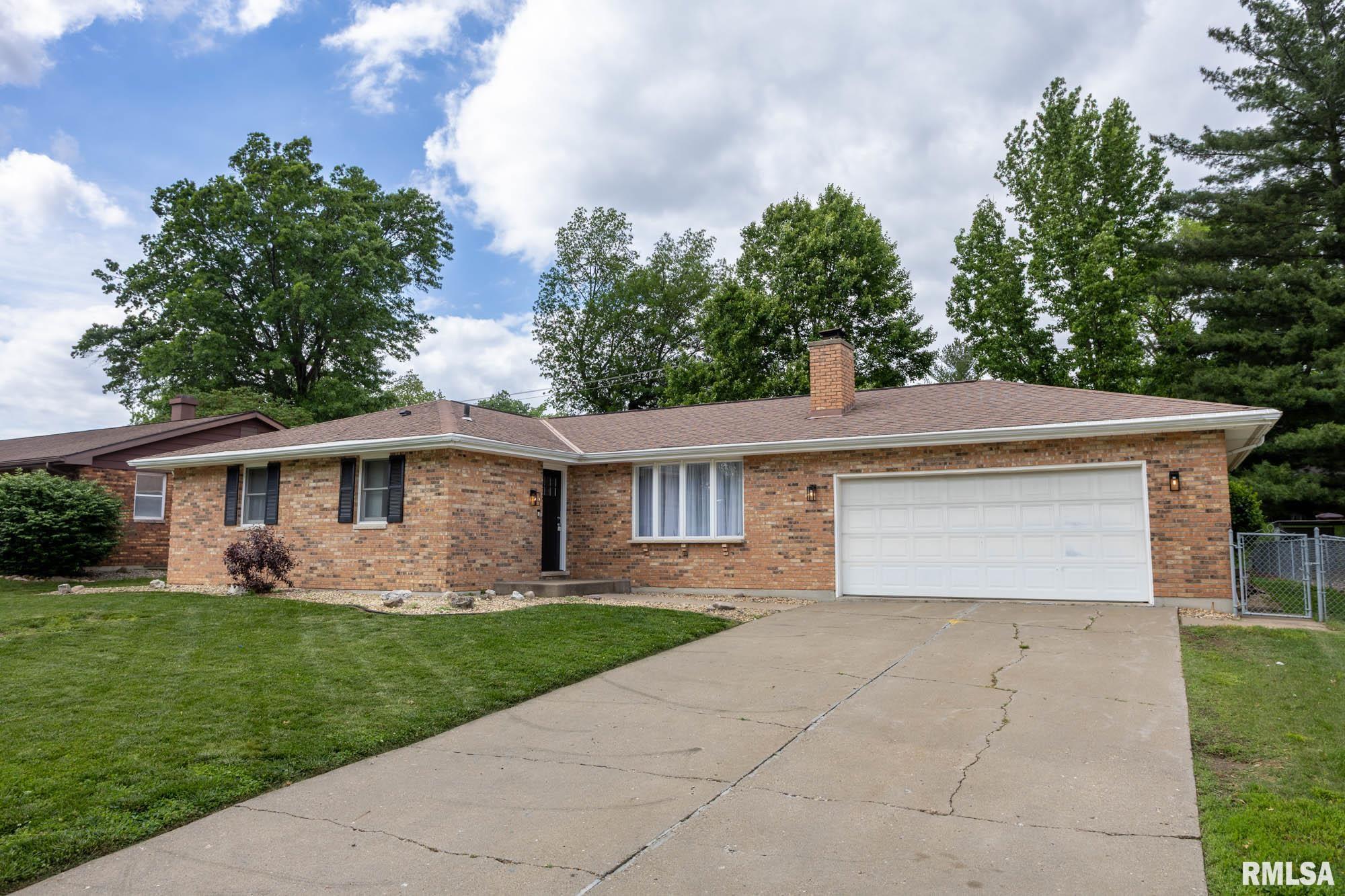 2707 Ken Ray Drive Quincy, IL 62301 - Photo 1 of 24