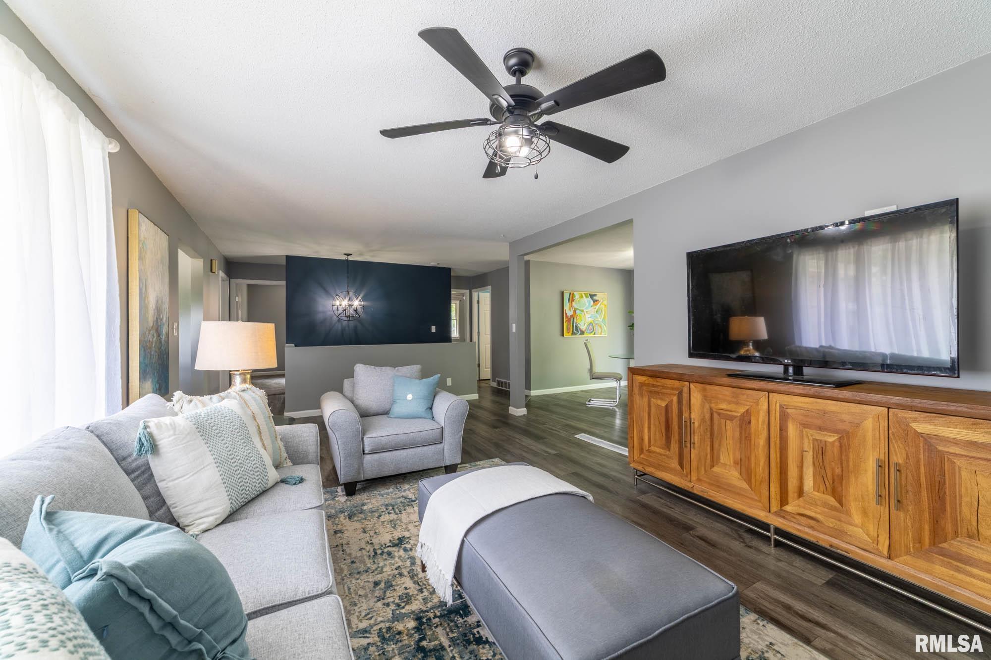 2707 Ken Ray Drive Quincy, IL 62301 - Photo 4 of 24