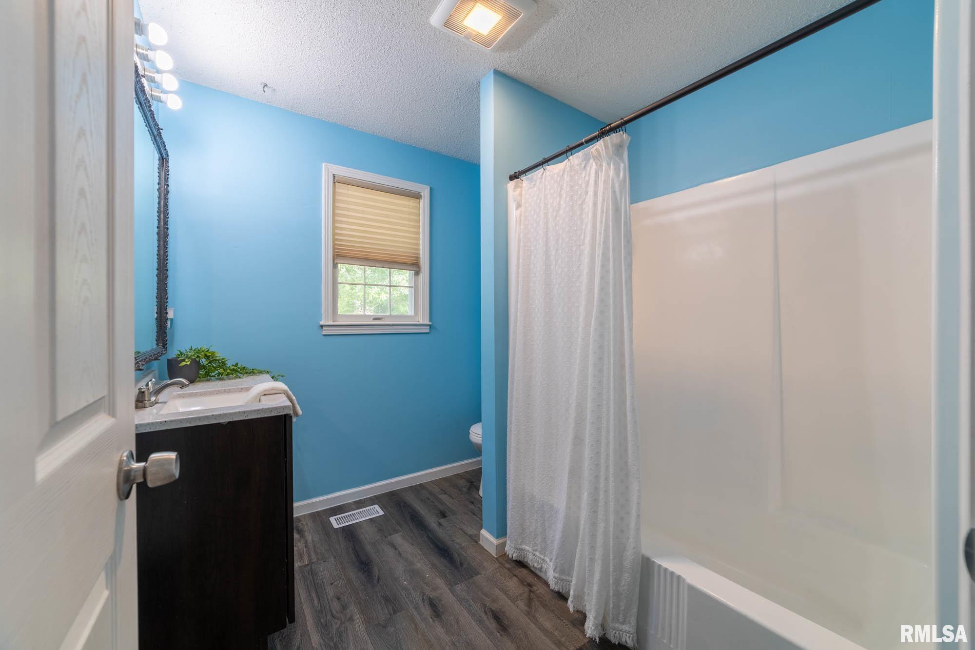 2707 Ken Ray Drive Quincy, IL 62301 - Photo 8 of 24