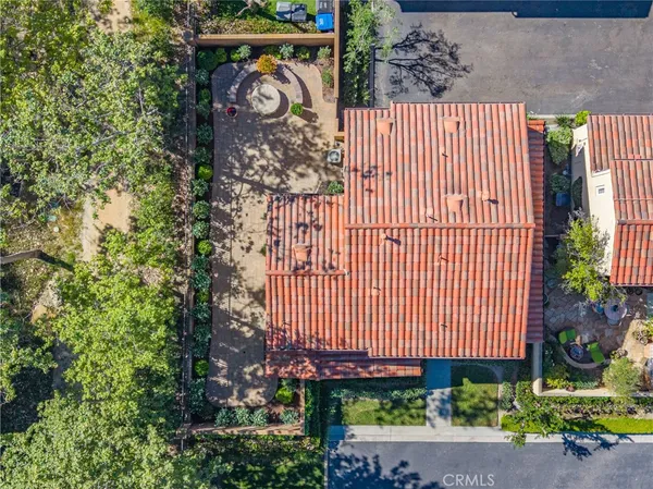 $2,188,888 | 68 PATHSTONE, Irvine, CA 92603