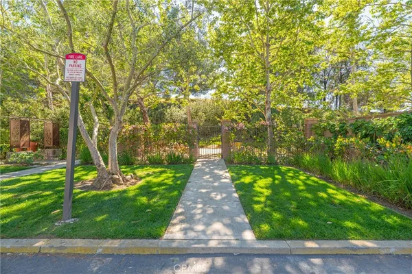 $2,188,888 | 68 PATHSTONE, Irvine, CA 92603