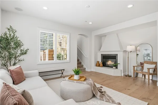 $2,188,888 | 68 PATHSTONE, Irvine, CA 92603