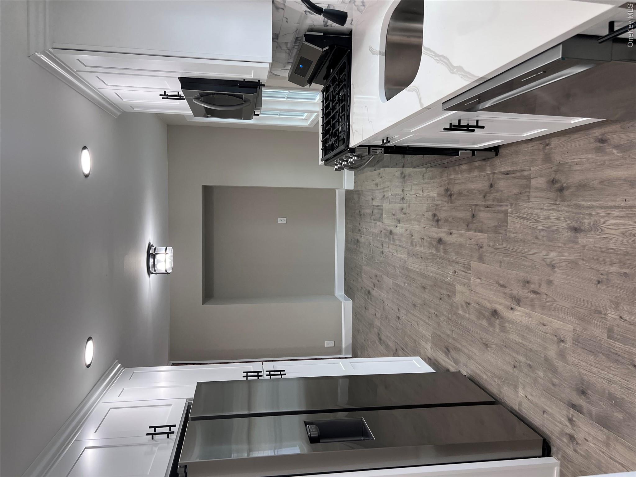 98 Beecher Road North Babylon, NY 11703 - Photo 8 of 18 Gallery Image 8