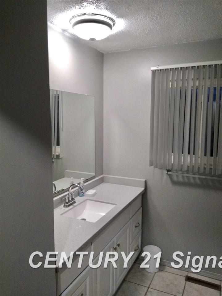 931 Edison Street Zilwaukee, MI 48604 - Photo 8 of 12