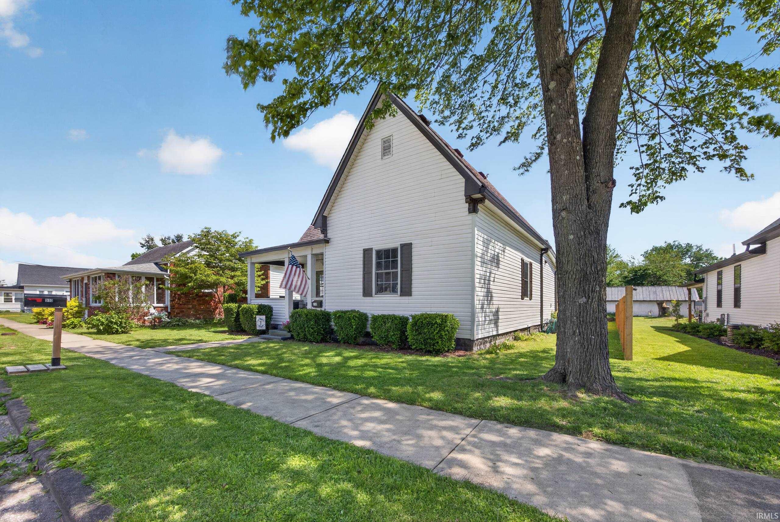 910 West Oak Street Mitchell, IN 47446 - Photo 3 of 36