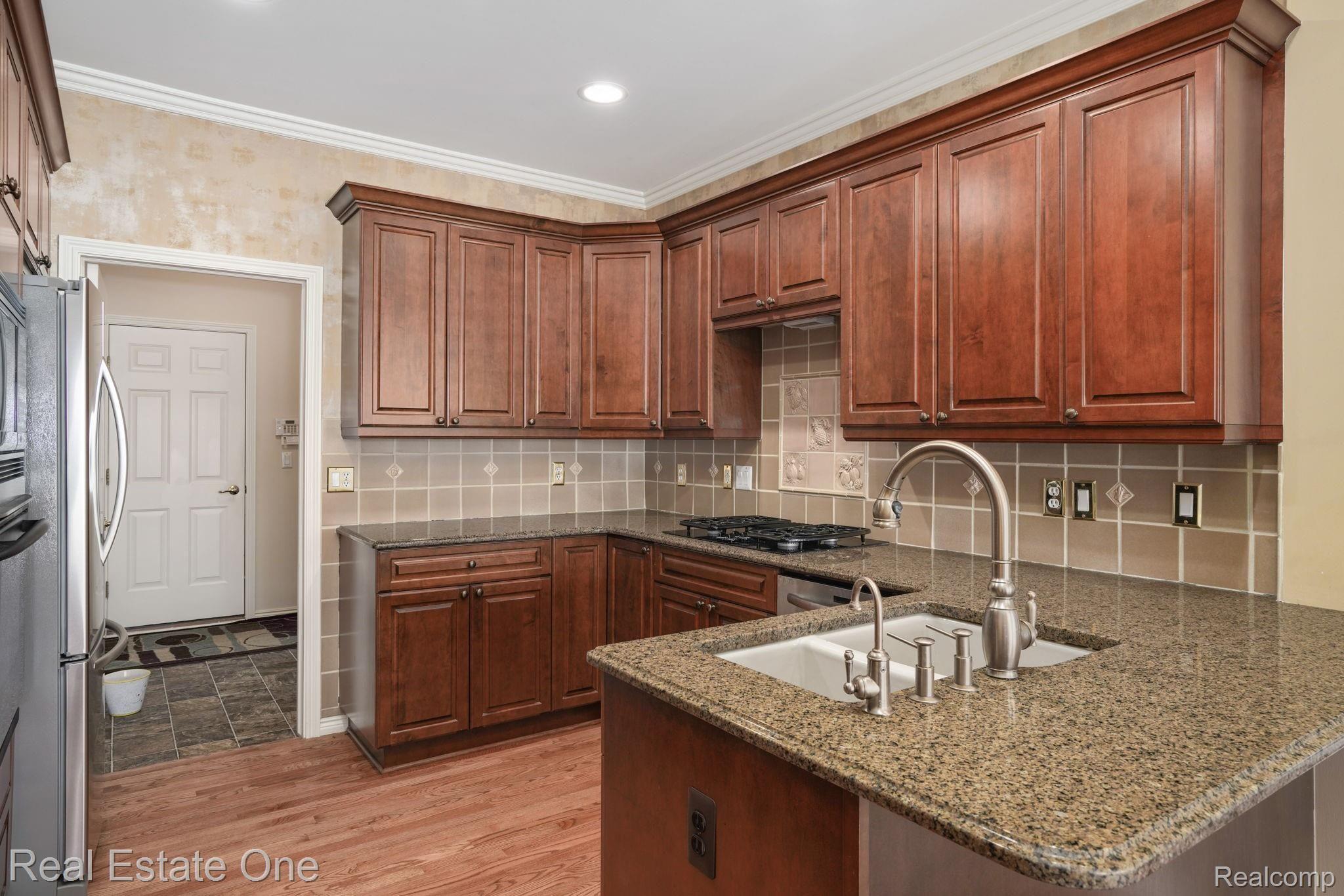 5144 Brecon Court Rochester, MI 48306 - Photo 13 of 51 17-web-or-mls-5144-Brecon-Ct-17.jpg