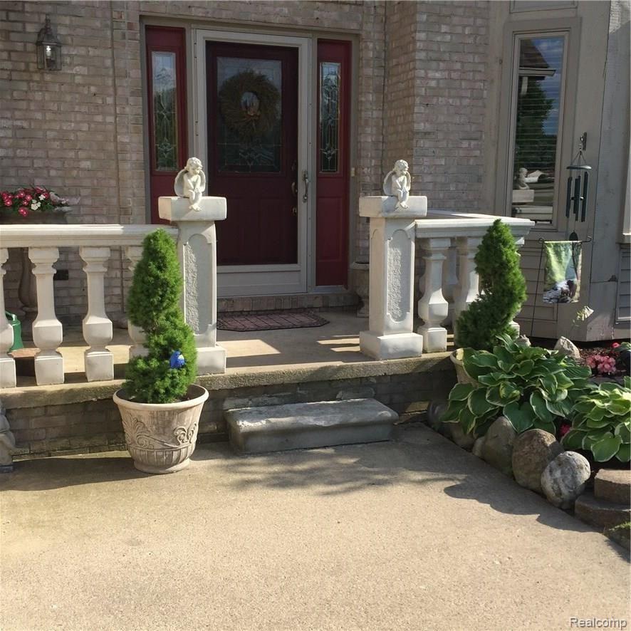 16627 Carter Road Trenton, MI 48183 - Photo 2 of 38 2016-06-21 18.07
