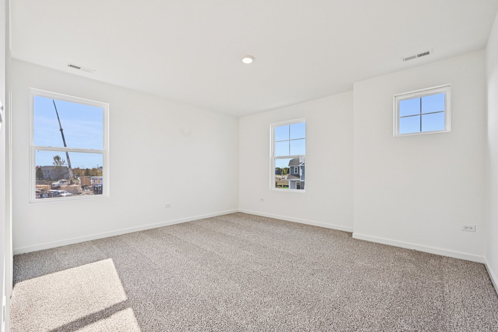 3006 Old Castle Road Joliet, IL 60431 - Photo 23 of 37 an empty room with a bench and a window