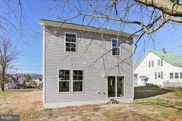 $2,200 | 716 Greenway Avenue, Cumberland, MD 21502