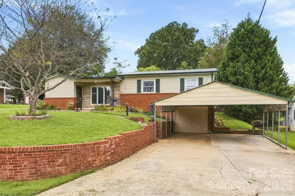 $269,900 | 316 Hibriten Drive Southwest, Lenoir, NC 28645