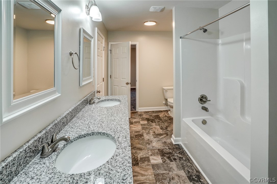 9421 Crumps Mill Road Quinton, VA 23141 - Photo 18 of 25 Jack-N-Jill Bath with double vanity, tub/shower co