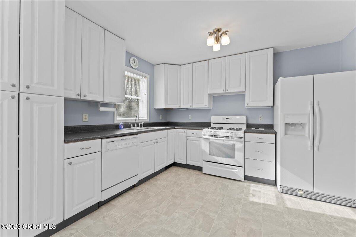 196 Middle Grove Road Greenfield, NY 12833 - Photo 13 of 26 21-DOD05566