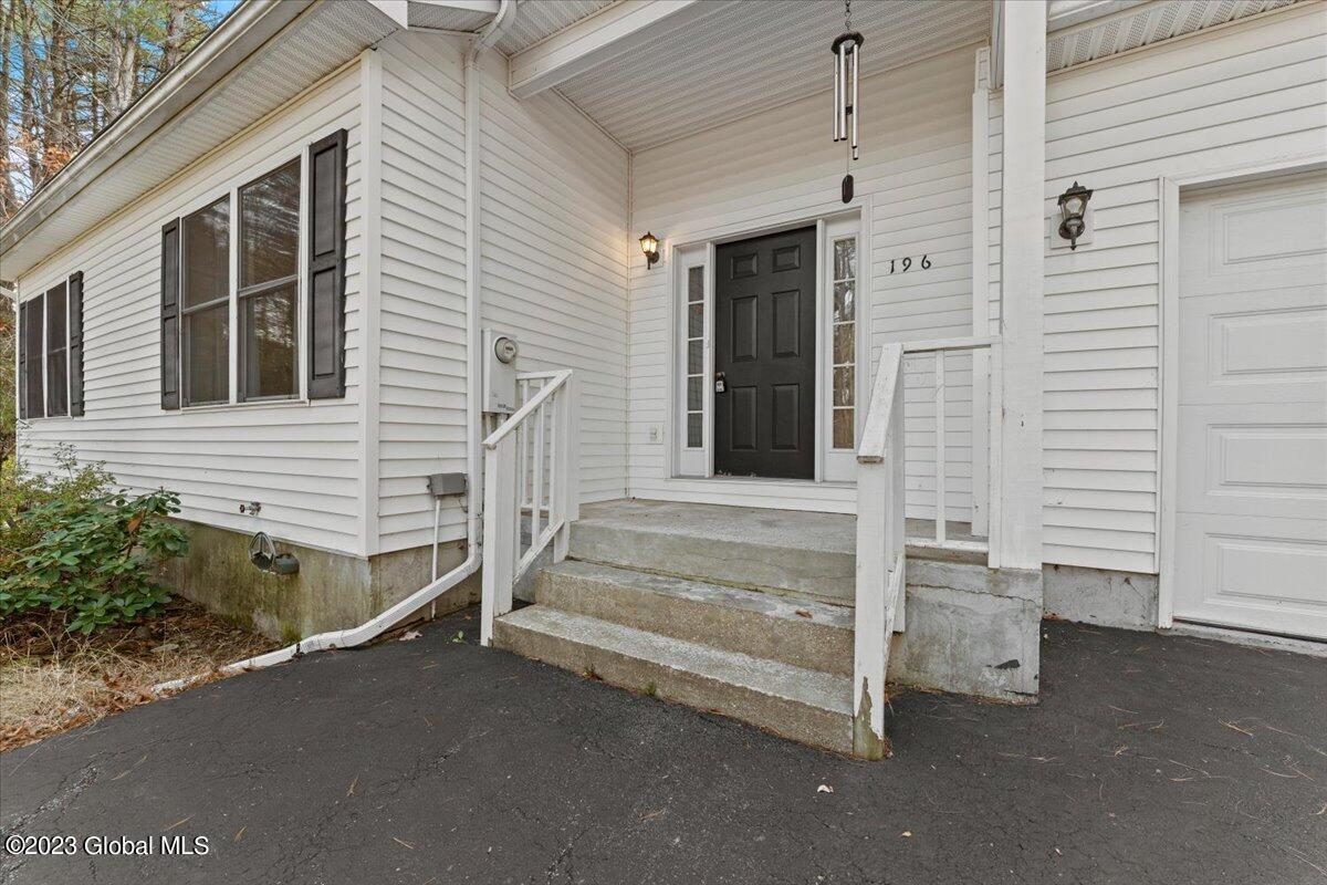 196 Middle Grove Road Greenfield, NY 12833 - Photo 4 of 26 09-DOD05529