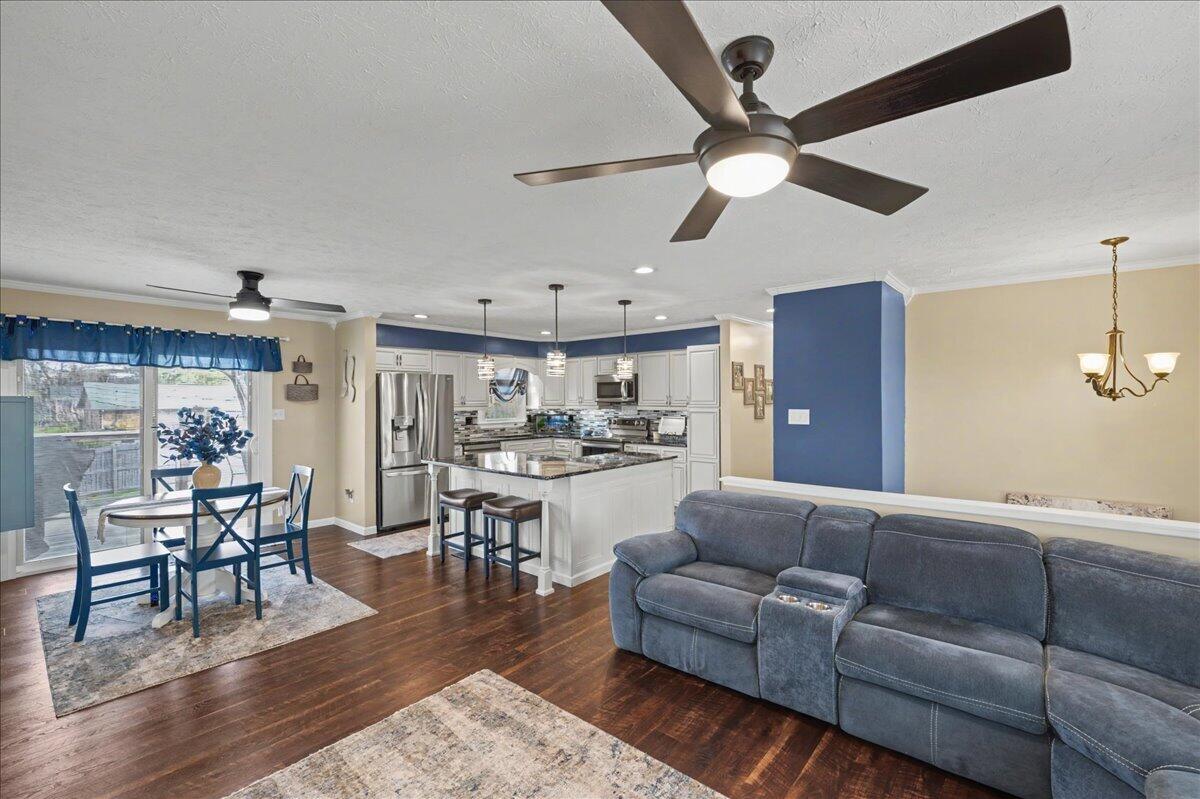 228 Holiday Road Winchester, KY 40391 - Photo 9 of 52 09-2-5