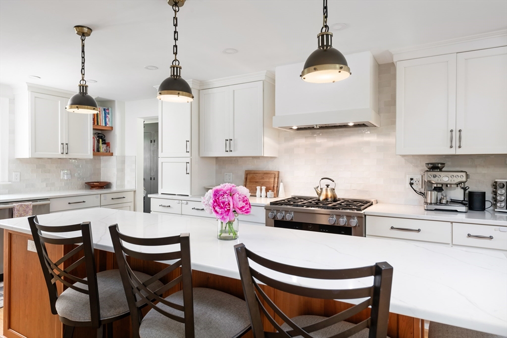 22 Homestead Road Lynnfield, MA 01940 - Photo 8 of 30