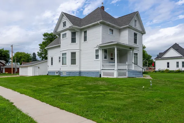 $269,900 | 602 7th Street, Durant, IA 52747