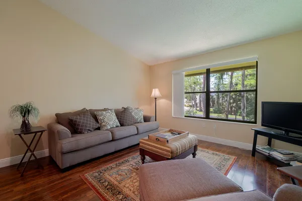 $2,600 | 13095 Belhaven Court, Unit 12, Wellington, FL 33414