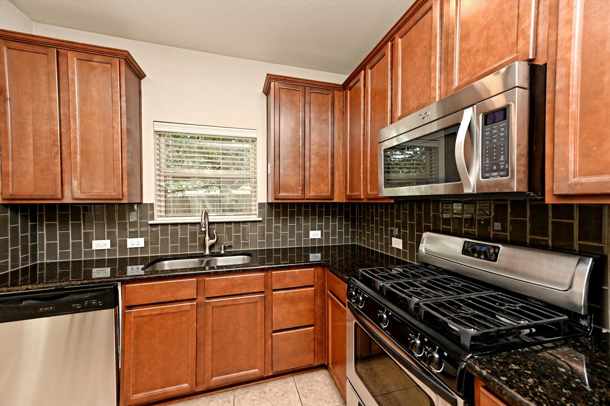 7337 Menchaca Road, Unit 32 Austin, TX 78745 - Photo 4 of 30 Gallery Image 4