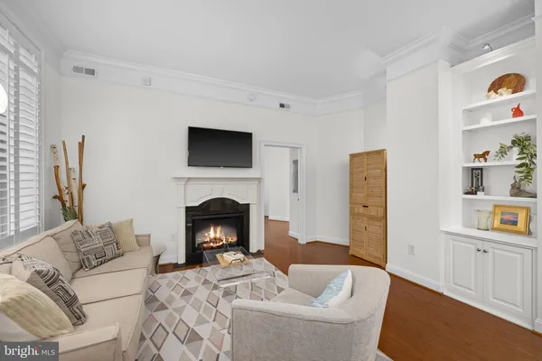 $1,000,000 | 1450 Emerson Avenue, Unit G044, McLean, VA 22101