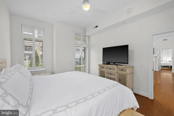 $1,000,000 | 1450 Emerson Avenue, Unit G044, McLean, VA 22101